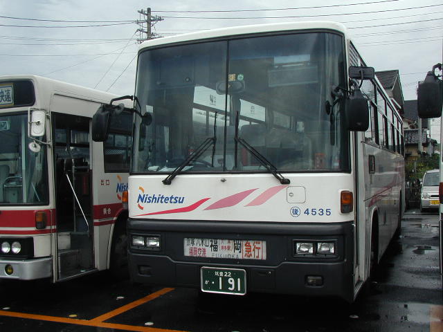 �}�L�S�T�R�T